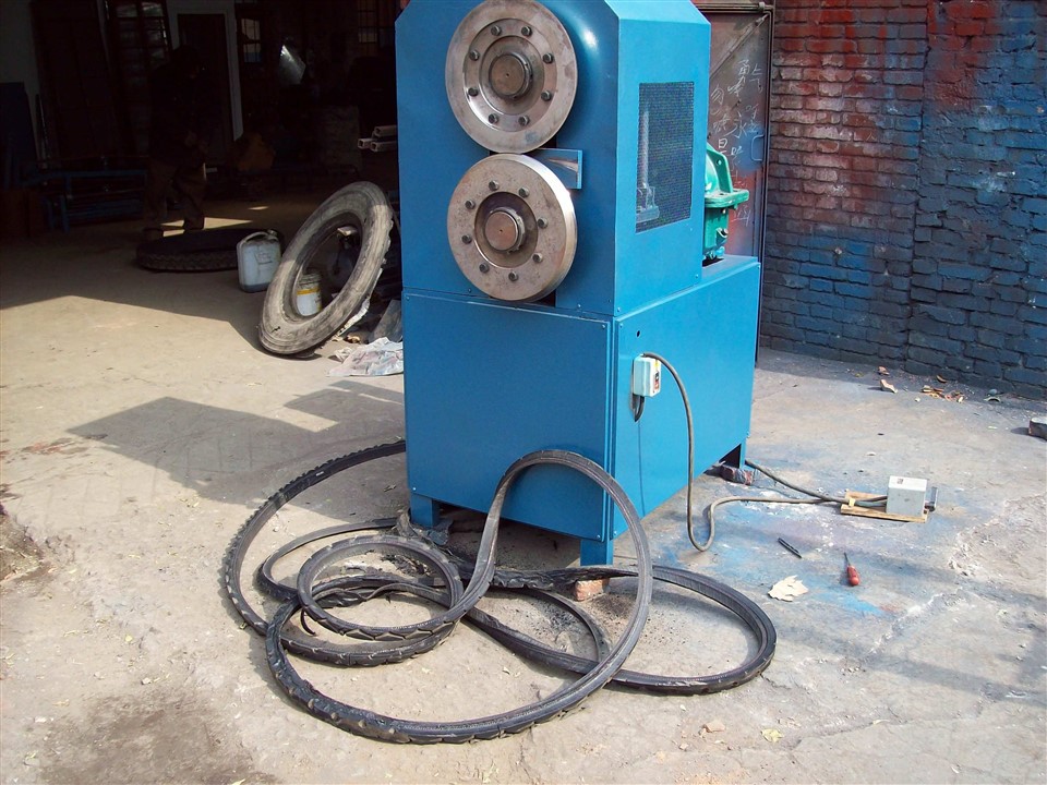 ماكينة تقطيع الشرائط